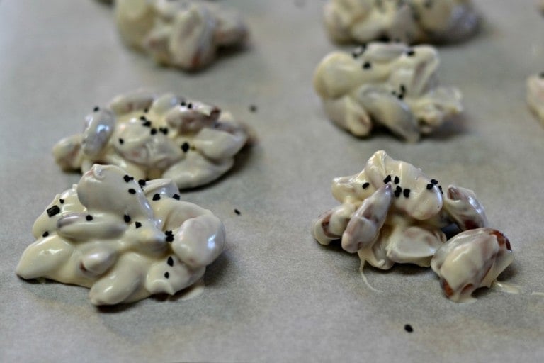 White Chocolate Almond Clusters with Black Sea Salt White Chocolate Almond Clusters with Black Sea Salt