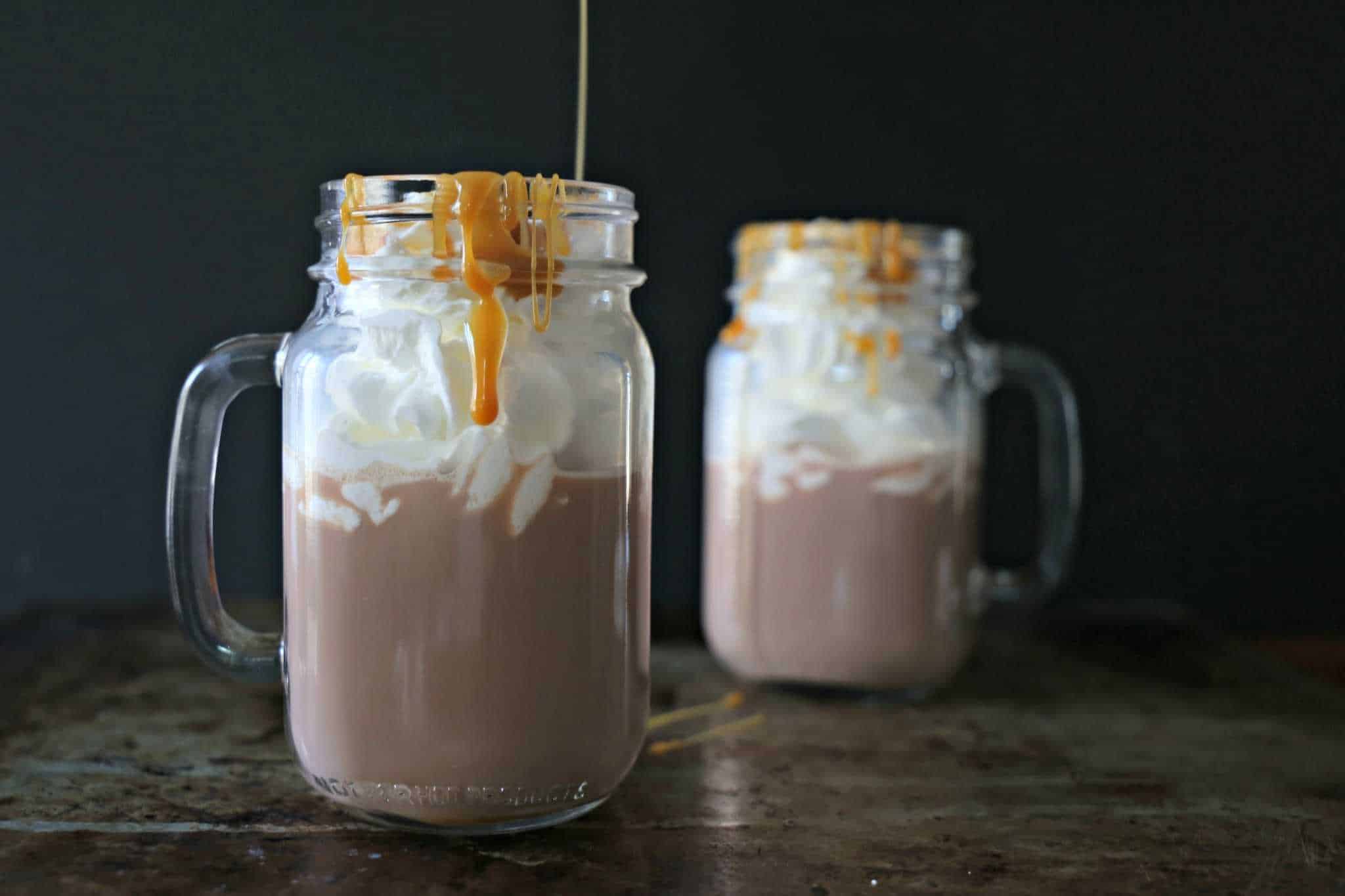 dulce de leche being drizzled onto drinks