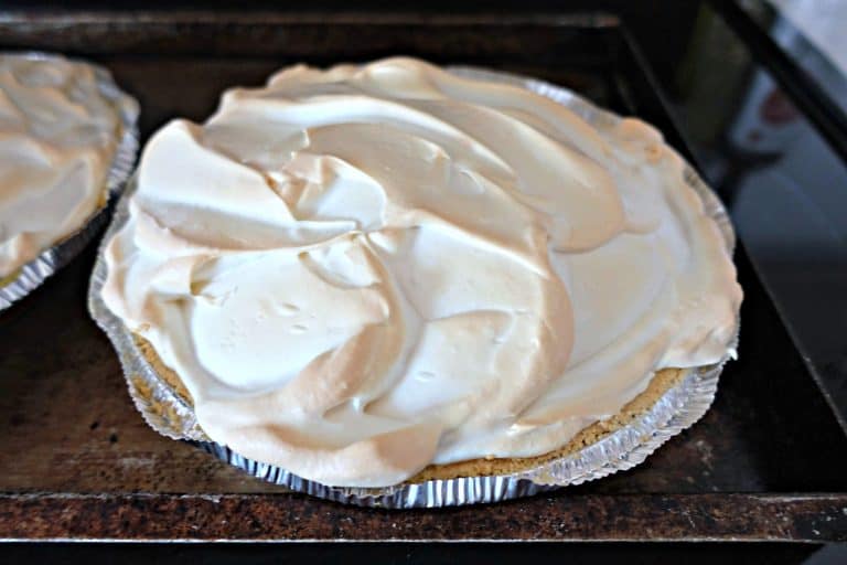 Strawberry Pudding Pie Strawberry Pudding Pie with Meringue Topping
