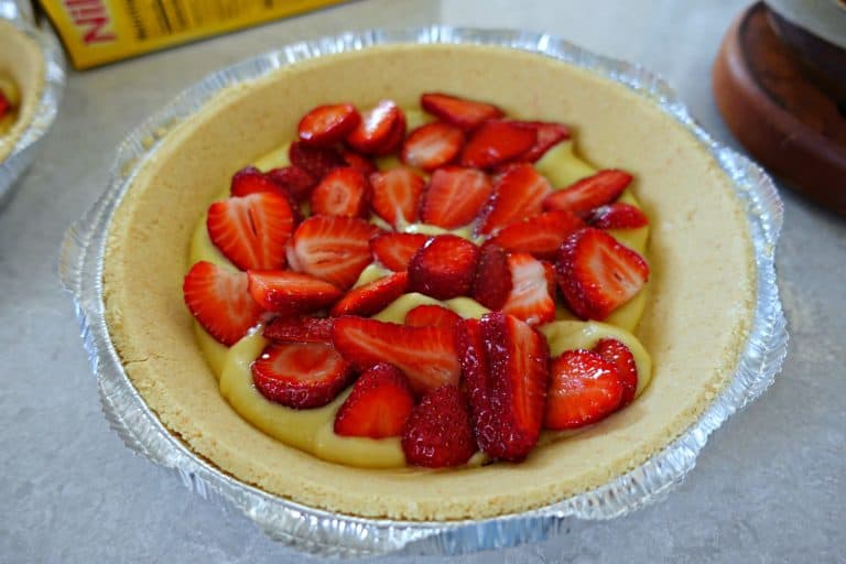 Strawberry Pudding Pie strawberries and pudding in pie crust