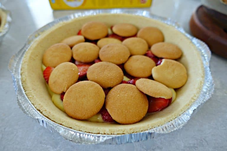 Strawberry Pudding Pie layer of vanilla wafers in pie crust