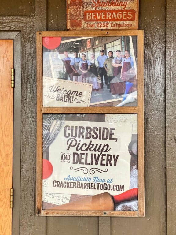 Cracker Barrel curbside pick up sign