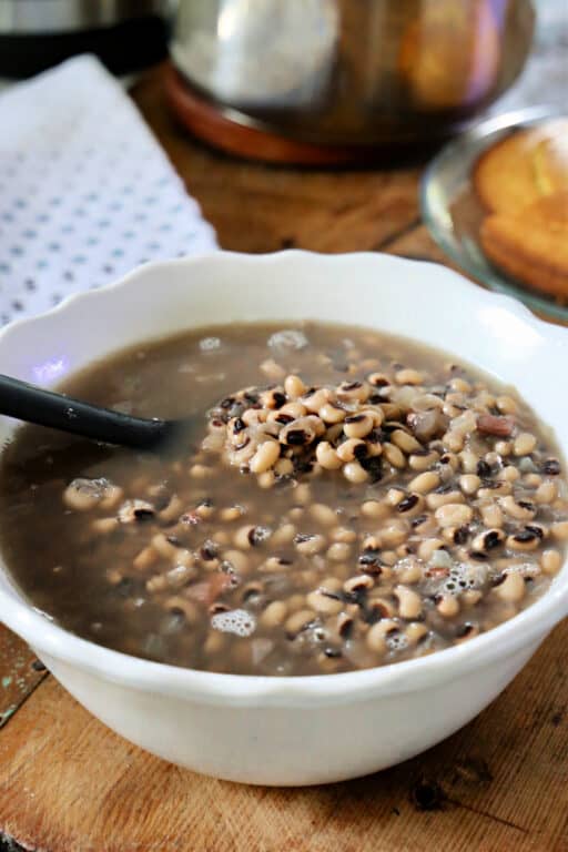 bowl of black-eyed peas