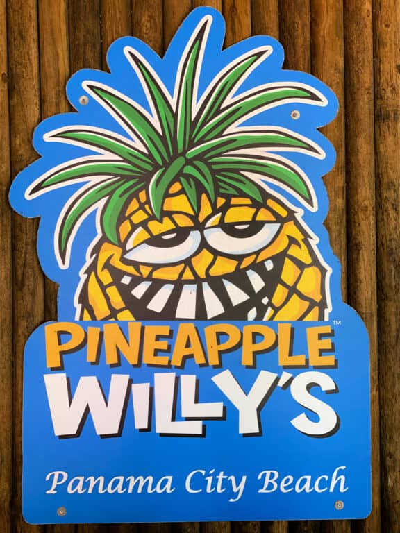 Pineapple Willy's sign