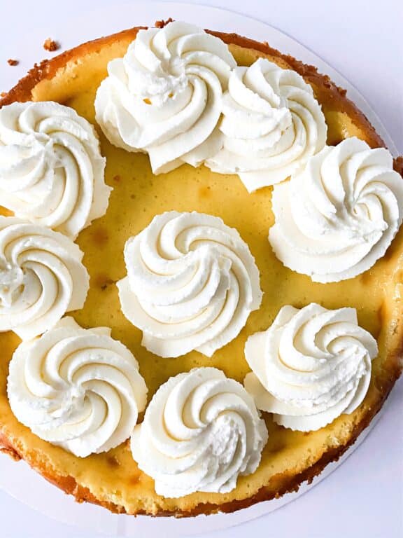 banana cheesecake with whipped topping