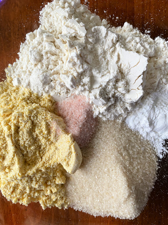 dry ingredients to make cornmuffins