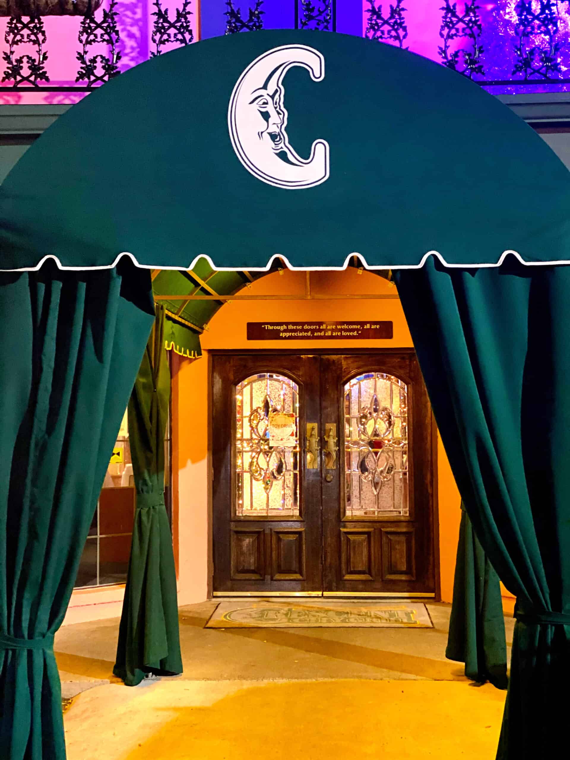 Crescent City Grill entrance.