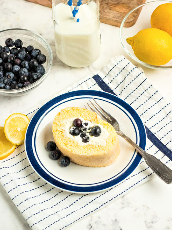lemon cake with blueberries