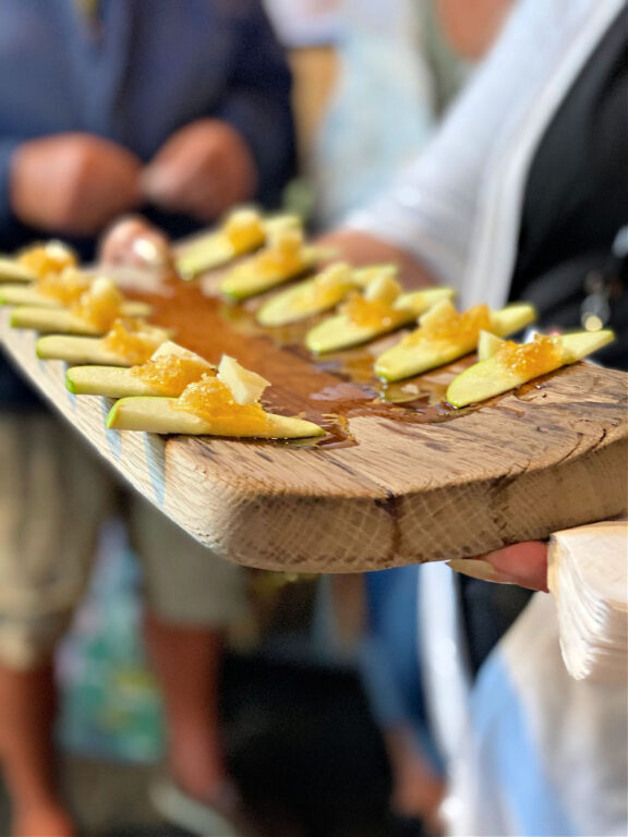 apple slices with honey and cheese